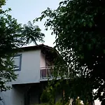 Alexandra Apartment Kalavarda